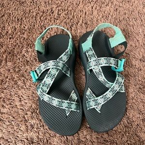 Authentic chacos